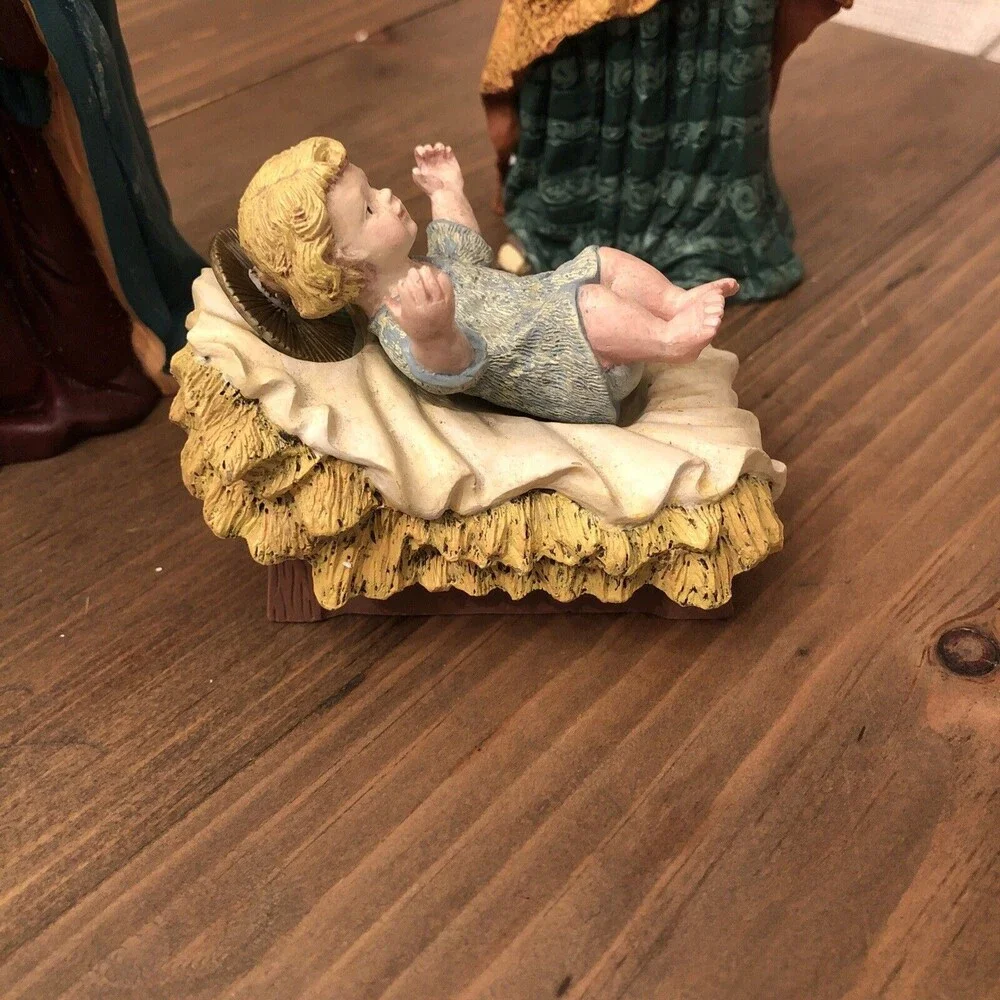 VINTAGE FLAMBRO RENAISSANCE NATIVITY RESIN JOSEPH MARY JESUS FIGURINES 1991